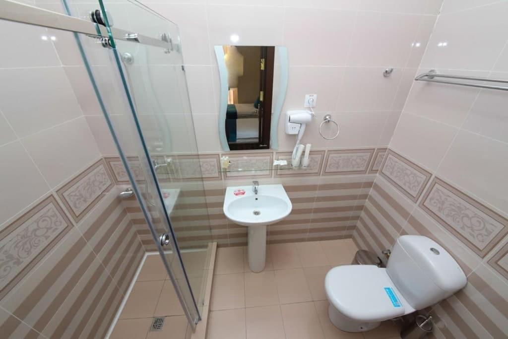 Globus Hotel - 塔什干全球商务宾馆 Teshabayguzar Ngoại thất bức ảnh